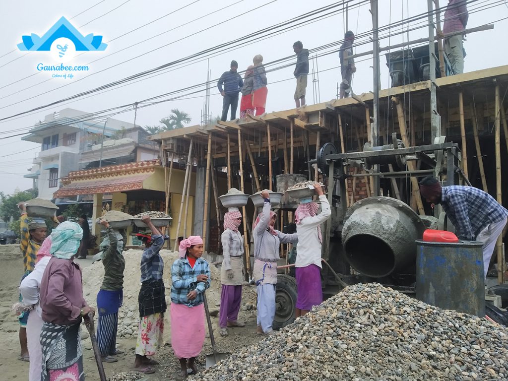 मसला बनाउने मेसिनको प्रयोगले मजदुहरूलाई नि धेरै राहत मिलेकोछ ।